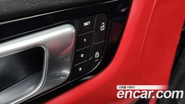 Porsche Cayenne 2023 — photo 21
