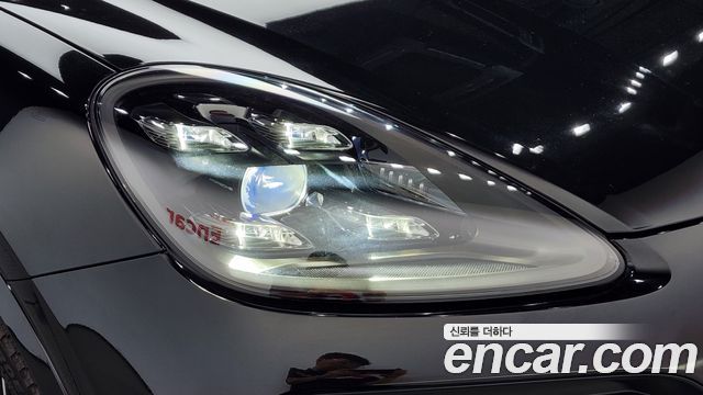 Porsche Cayenne 2023 — photo 8