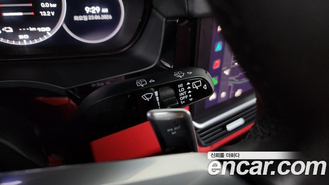 Porsche Cayenne 2023 — photo 29