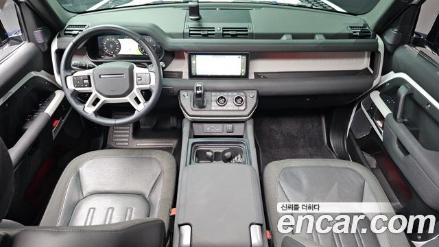 Land Rover Defender 2020 — photo 10
