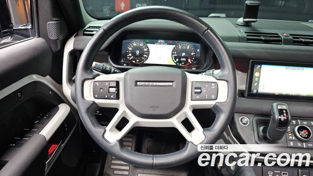 Land Rover Defender 2020 — photo 19