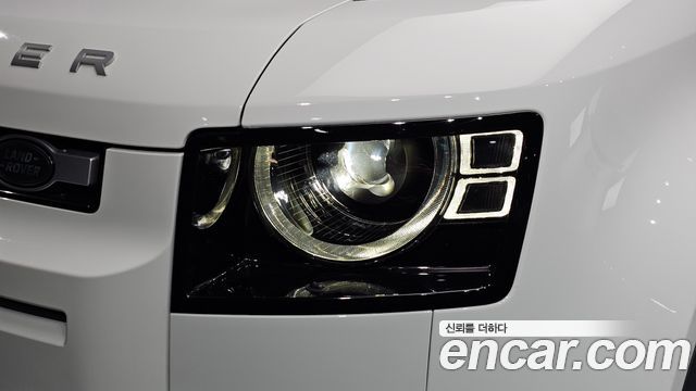 Land Rover Defender 2020 — photo 8