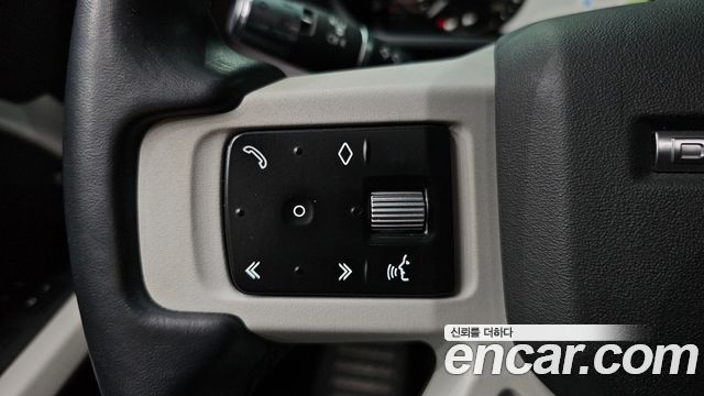 Land Rover Defender 2020 — photo 28