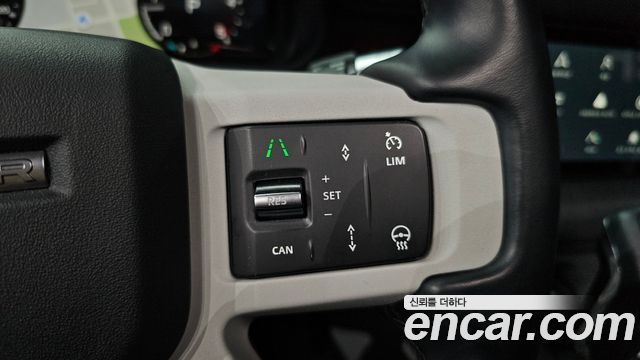 Land Rover Defender 2020 — photo 29