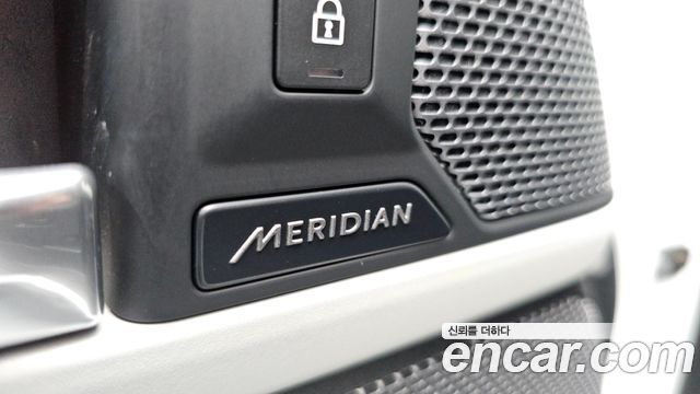 Land Rover Defender 2020 — photo 33