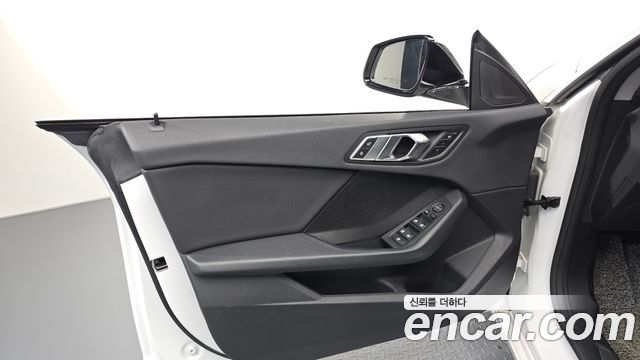 BMW 2-Series 2020 — photo 14