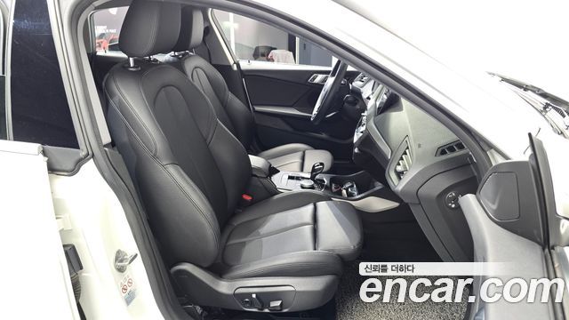 BMW 2-Series 2020 — photo 16