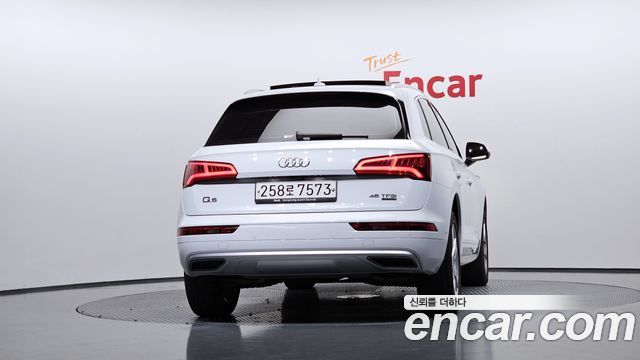Audi Q5 2020 — photo 4