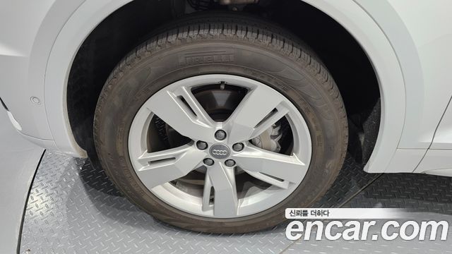 Audi Q5 2020 — photo 5