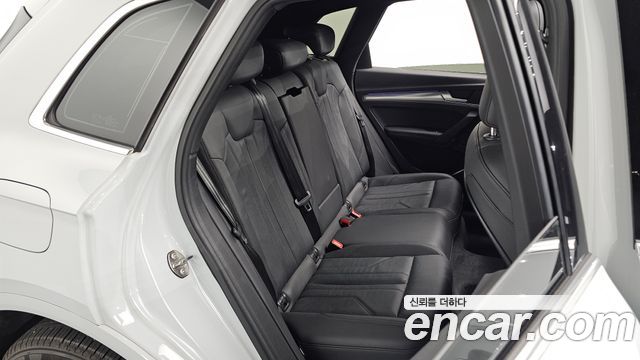 Audi Q5 2020 — photo 17