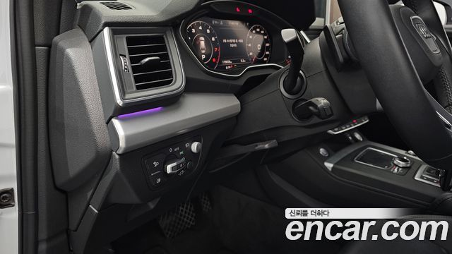 Audi Q5 2020 — photo 23