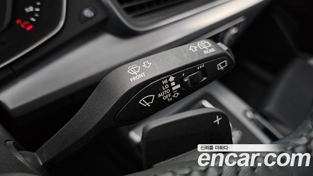 Audi Q5 2020 — photo 30