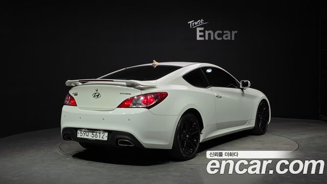 Hyundai Genesis 2011 — photo 2