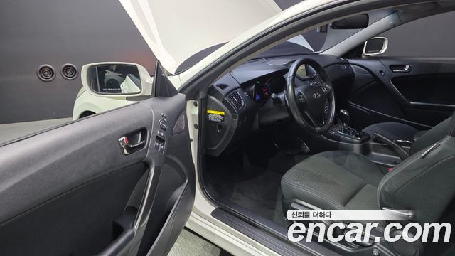 Hyundai Genesis 2011 — photo 10