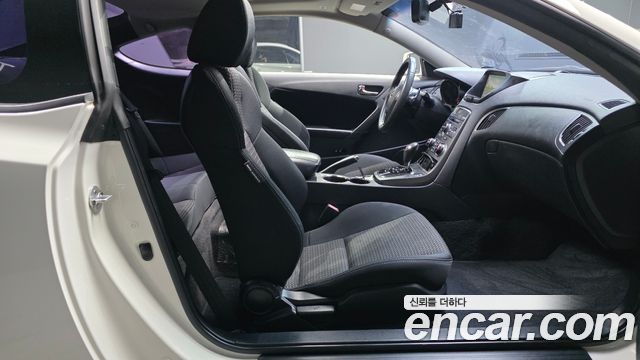 Hyundai Genesis 2011 — photo 12