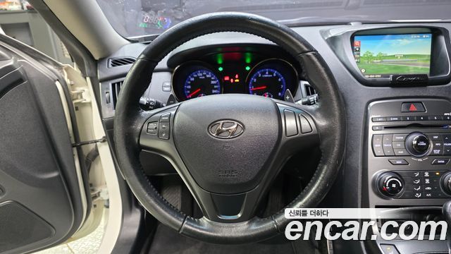 Hyundai Genesis 2011 — photo 13