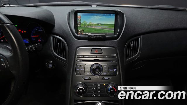 Hyundai Genesis 2011 — photo 14