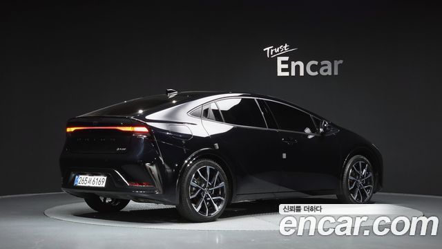 Toyota Prius 2026 — photo 2