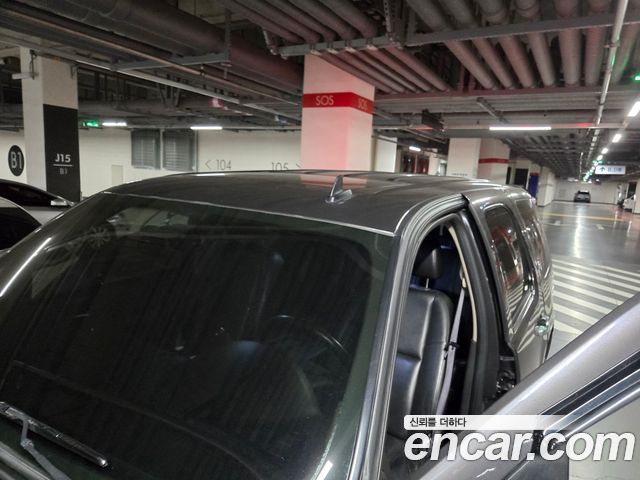 Chevrolet Tahoe 2010 — photo 12