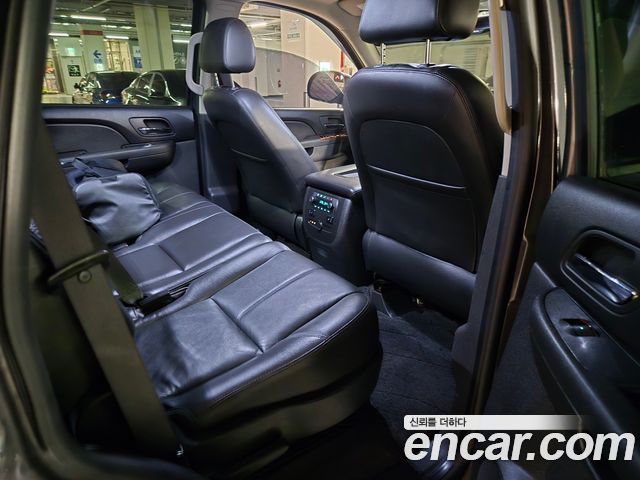 Chevrolet Tahoe 2010 — photo 18