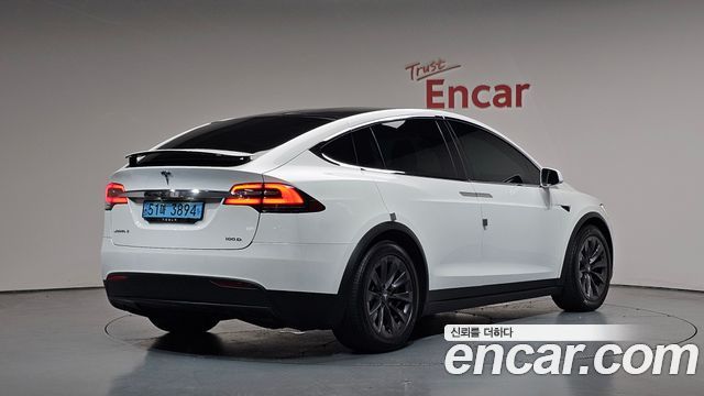 Tesla Model X 2019 — photo 2