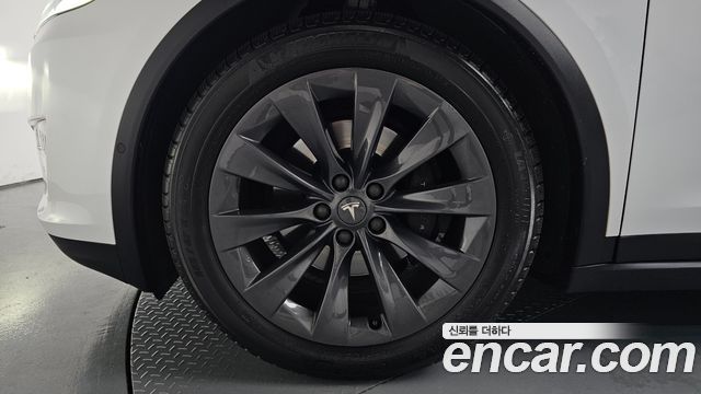 Tesla Model X 2019 — photo 5