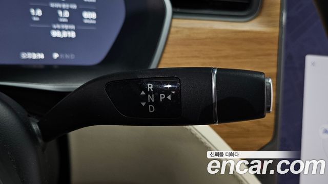 Tesla Model X 2019 — photo 12