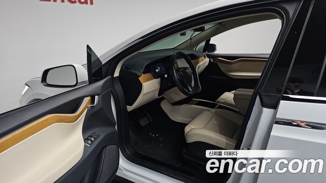 Tesla Model X 2019 — photo 13