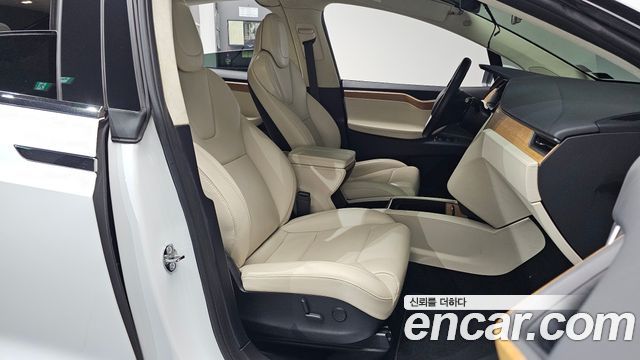 Tesla Model X 2019 — photo 19