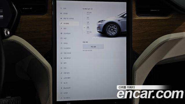 Tesla Model X 2019 — photo 26