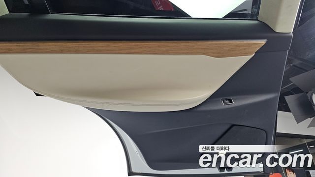 Tesla Model X 2019 — photo 15