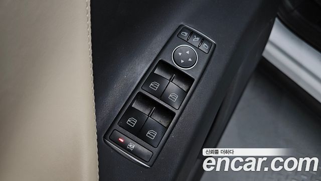 Tesla Model X 2019 — photo 27