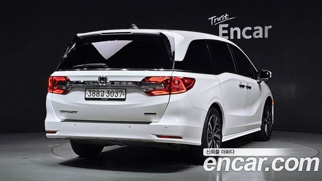 Honda Odyssey 2020 — photo 2