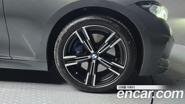 BMW 3-Series 2025 — photo 5