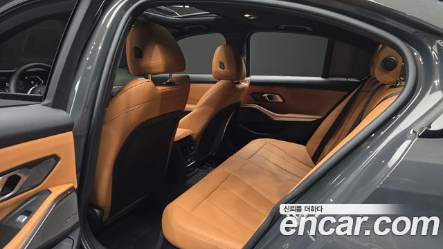 BMW 3-Series 2025 — photo 17