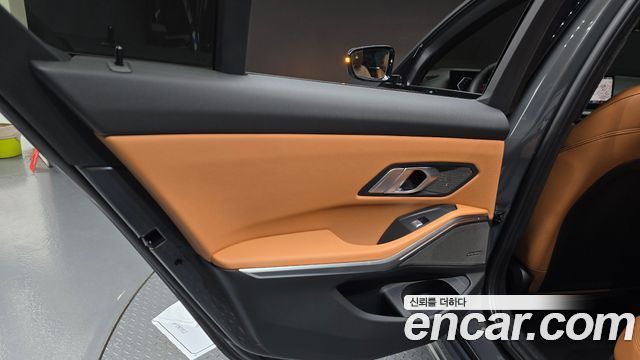 BMW 3-Series 2025 — photo 15