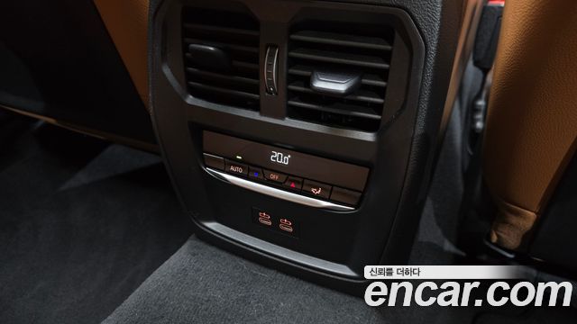 BMW 3-Series 2025 — photo 29