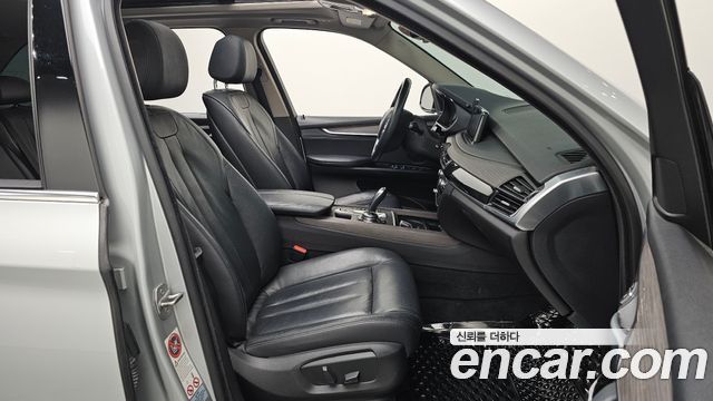 BMW X5 2014 — photo 17