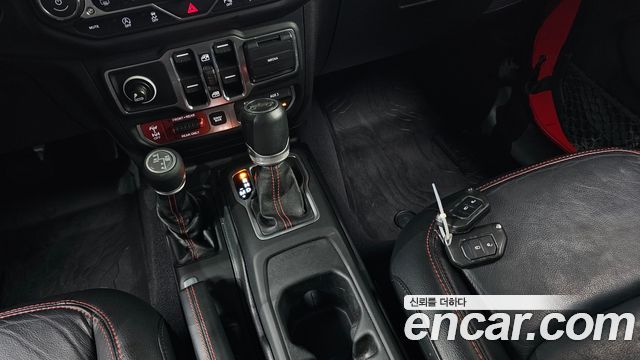 Jeep Wrangler 2019 — photo 12