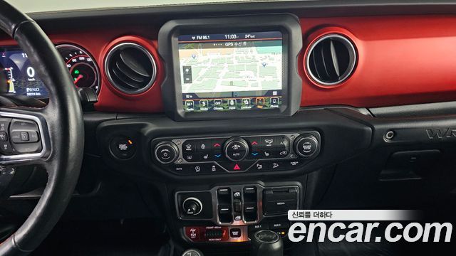 Jeep Wrangler 2019 — photo 18