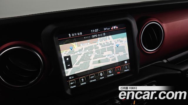 Jeep Wrangler 2019 — photo 23
