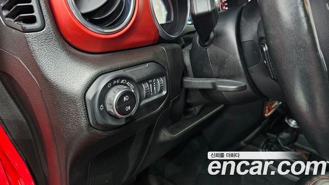 Jeep Wrangler 2019 — photo 25