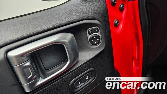Jeep Wrangler 2019 — photo 26