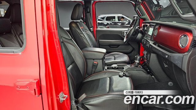 Jeep Wrangler 2019 — photo 16