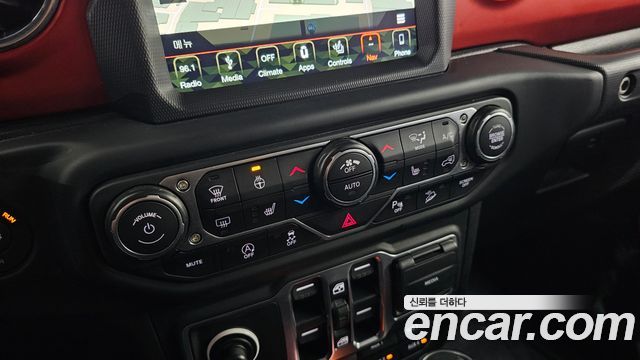 Jeep Wrangler 2019 — photo 28