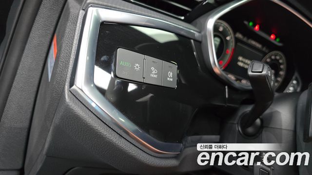 Audi Q3 2025 — photo 22