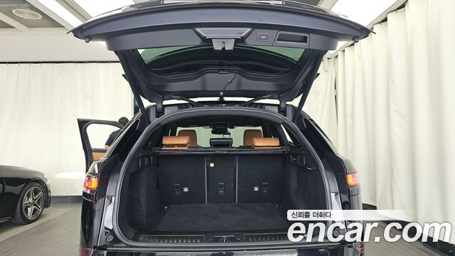 Land Rover Range Rover Velar 2018 — photo 26