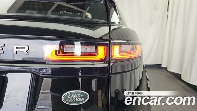 Land Rover Range Rover Velar 2018 — photo 9