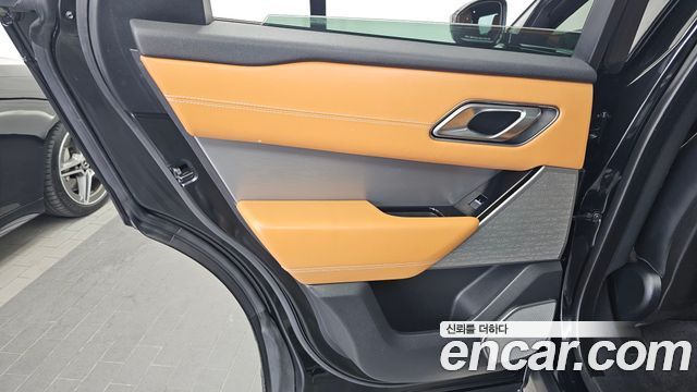 Land Rover Range Rover Velar 2018 — photo 15