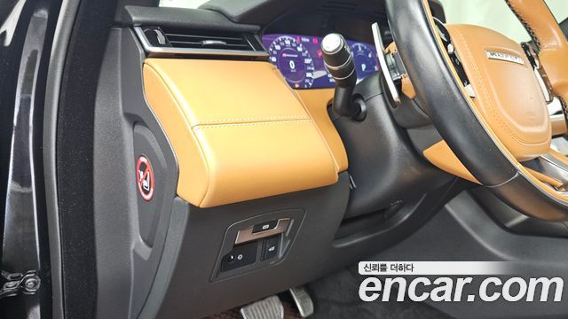 Land Rover Range Rover Velar 2018 — photo 28
